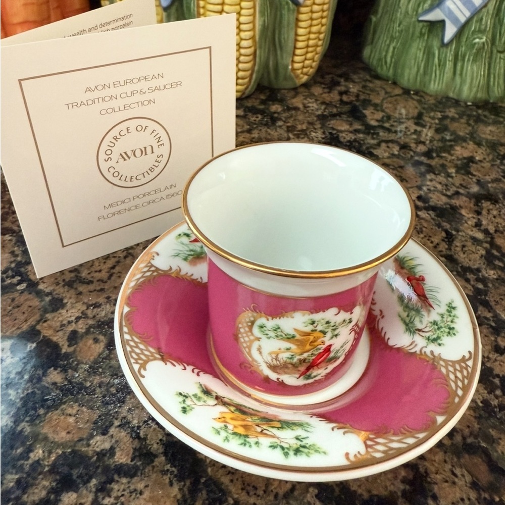 Avon 🩷🩷🩷European Tradition Cup & Saucer collection France Circa 1750